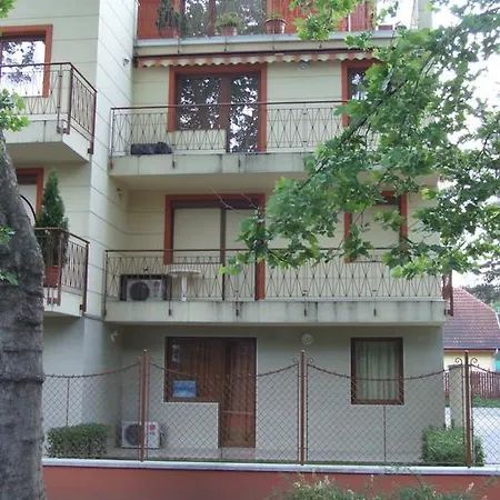 Palazzo Lägenhet *
